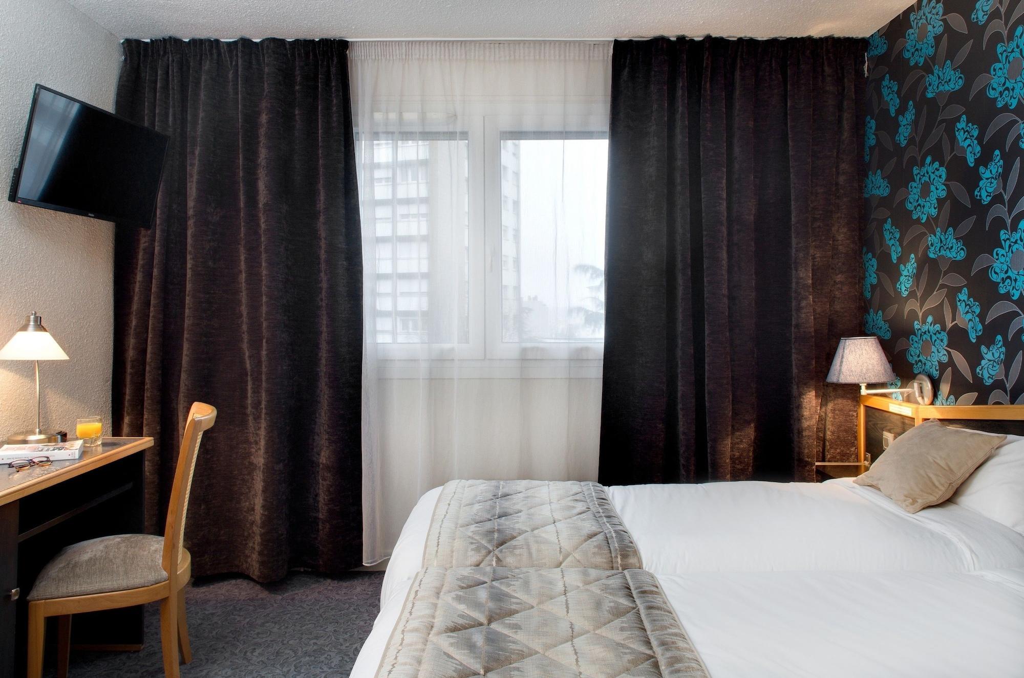 Logis Hotel Du Midi - Saint Etienne Sud Экстерьер фото
