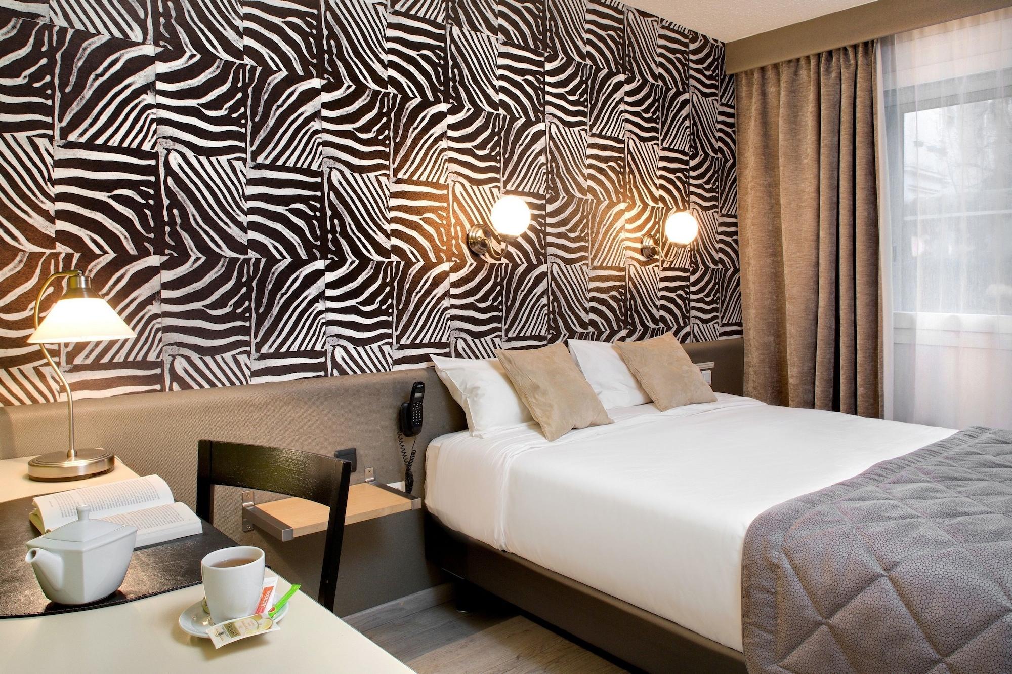 Logis Hotel Du Midi - Saint Etienne Sud Экстерьер фото