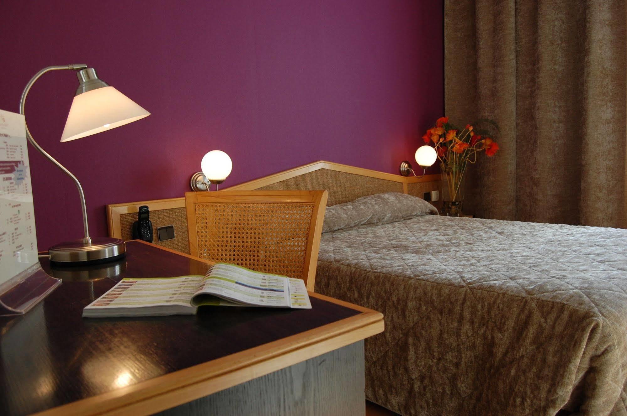 Logis Hotel Du Midi - Saint Etienne Sud Экстерьер фото